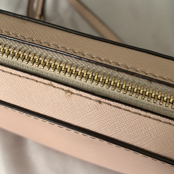 Michael Kors Jet Set Crossbody - Picture 6 of 12